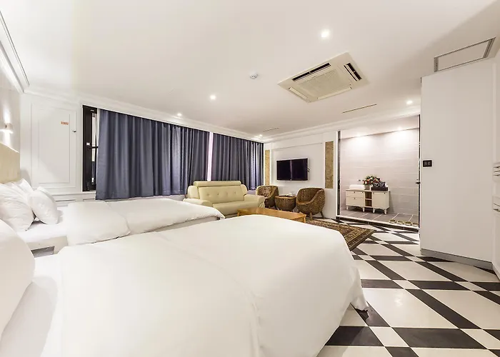 Cullinan Jongno 3*