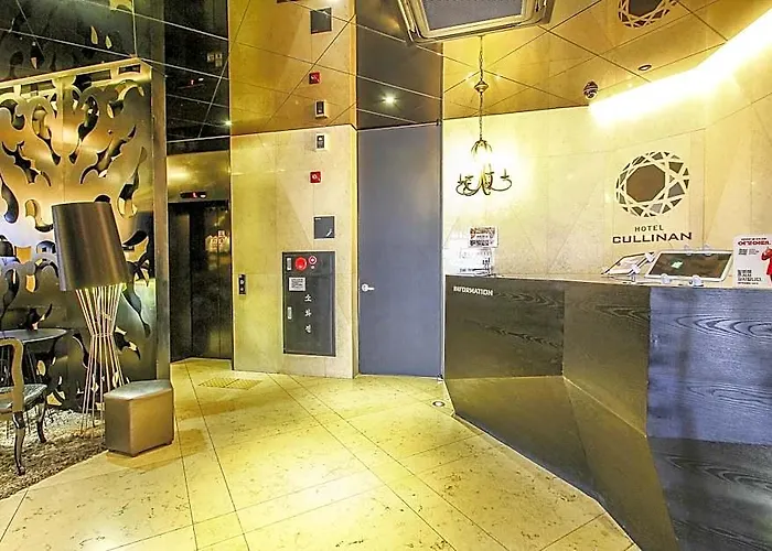 Cullinan Jongno 3*