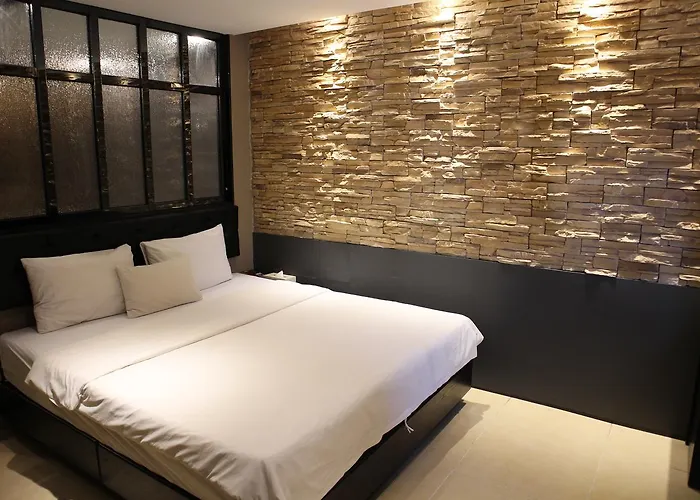 Cullinan Jongno 3*